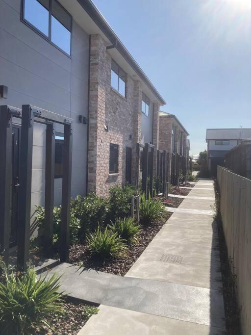 Cheerful 2 Bedroom Townhouse In Addington! Christchurch Exterior foto