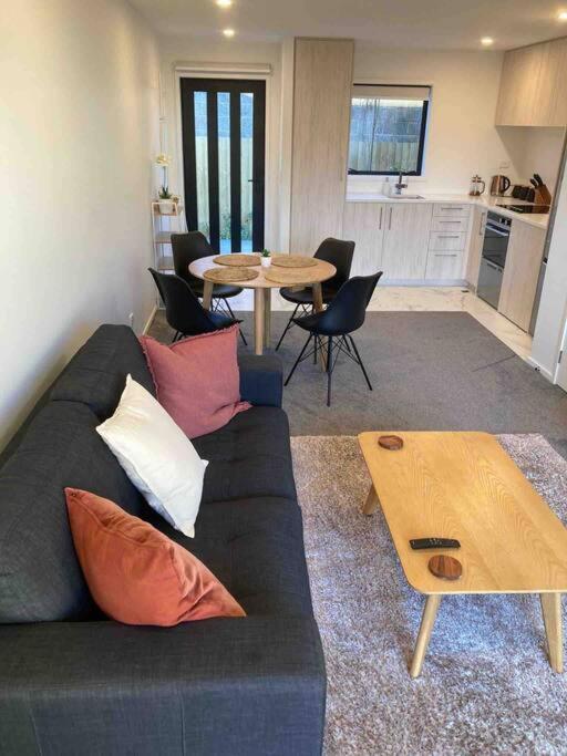 Cheerful 2 Bedroom Townhouse In Addington! Christchurch Exterior foto