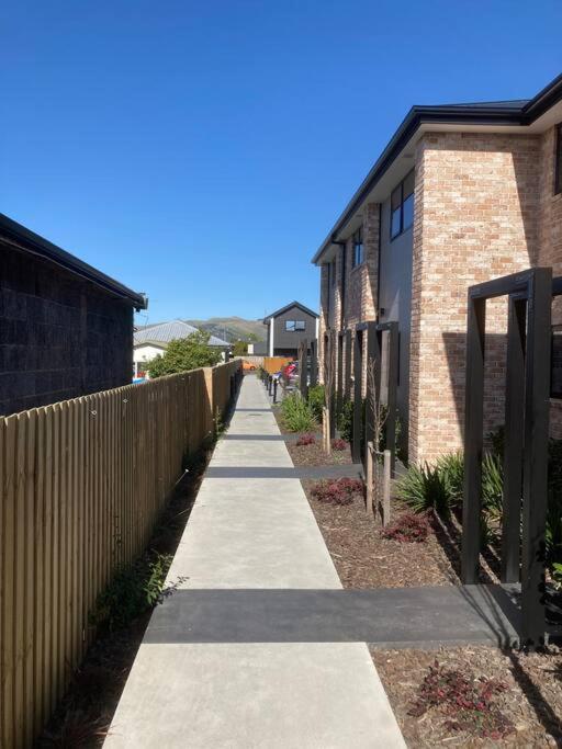 Cheerful 2 Bedroom Townhouse In Addington! Christchurch Exterior foto